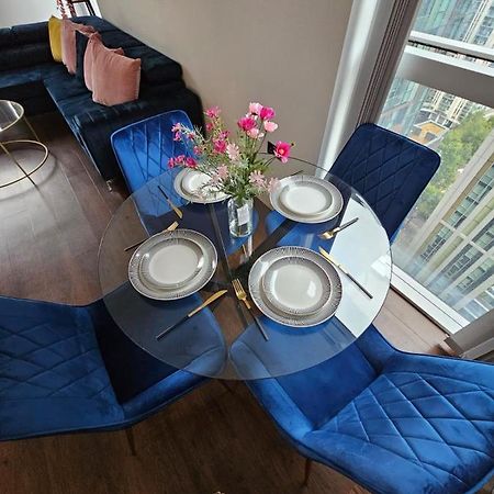 2 Bed Luxurious Apartments Canary Wharf Лондон Екстер'єр фото
