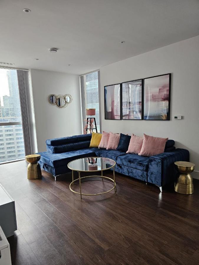 2 Bed Luxurious Apartments Canary Wharf Лондон Екстер'єр фото