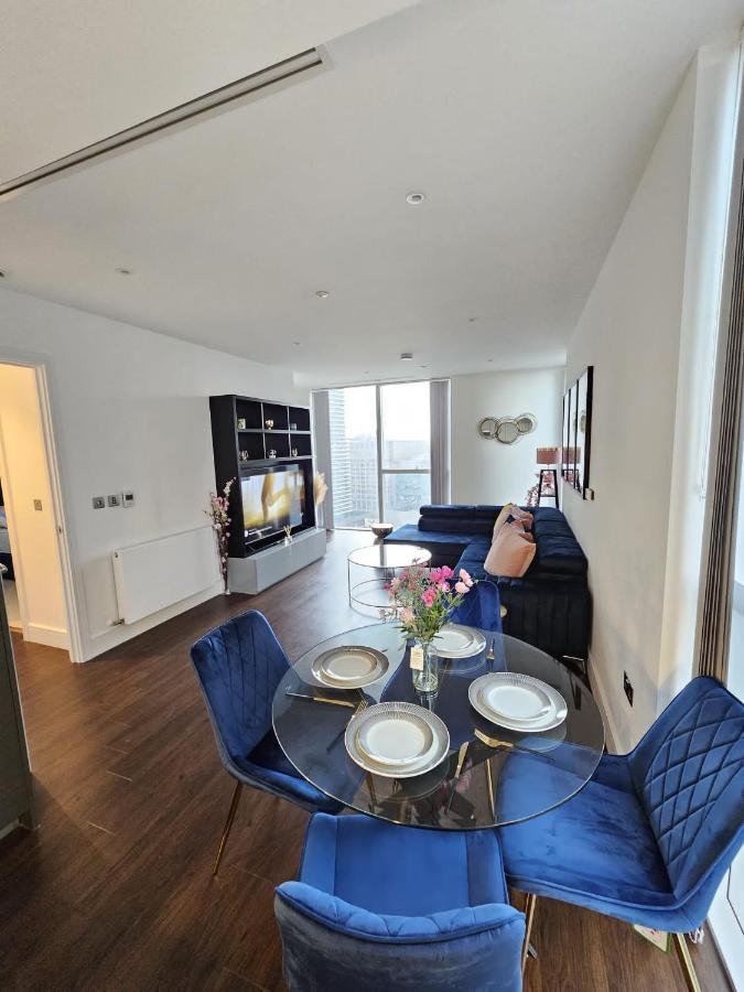 2 Bed Luxurious Apartments Canary Wharf Лондон Екстер'єр фото